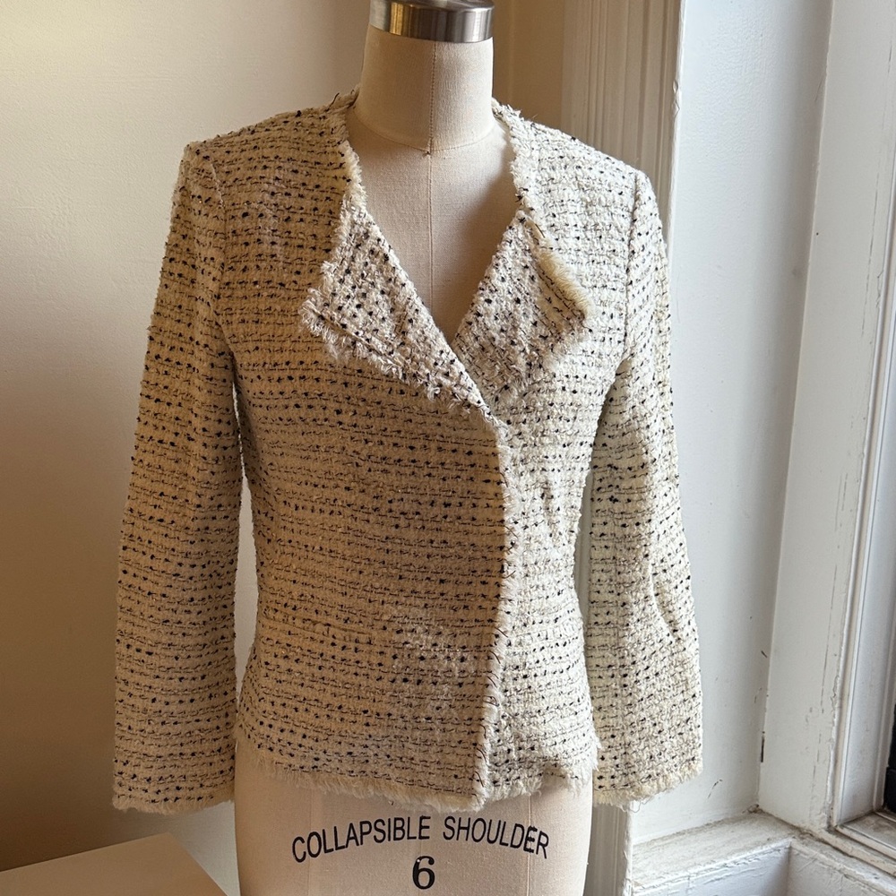 Club Monaco Ivory and Gold Tweed Blazer - 4